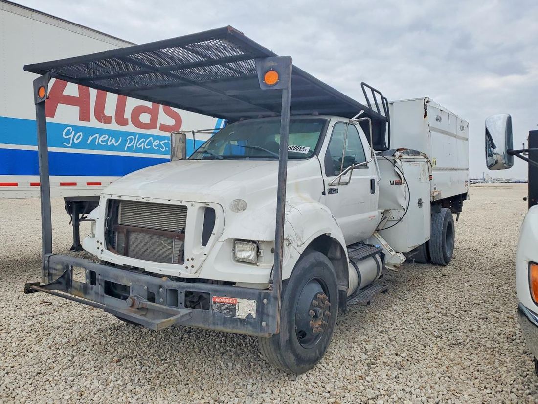 2015 FORD F750