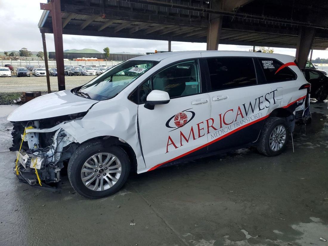 2021 TOYOTA SIENNA