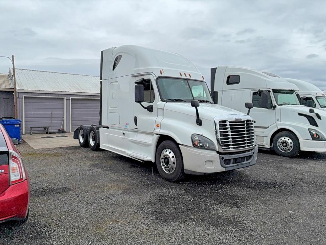 2016 FREIGHTLINER CASCADIA