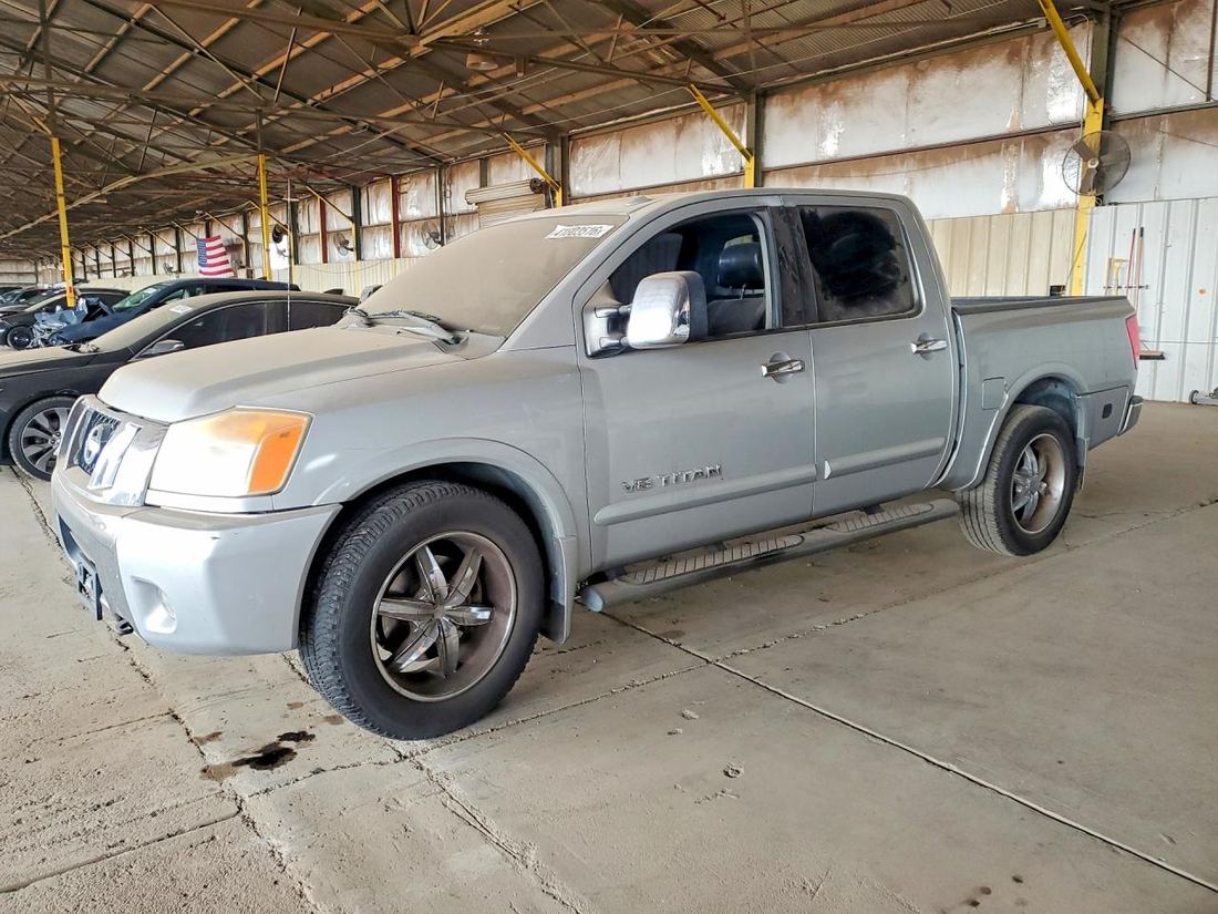 2011 NISSAN TITAN