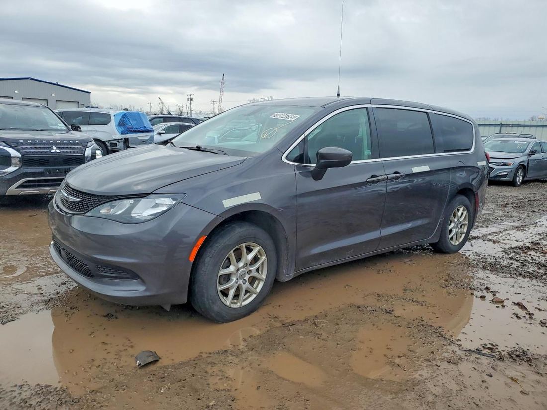 2022 CHRYSLER VOYAGER