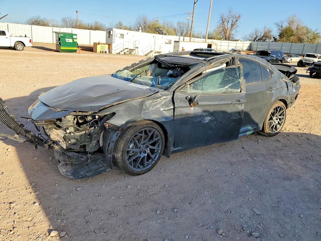 2025 TOYOTA CAMRY