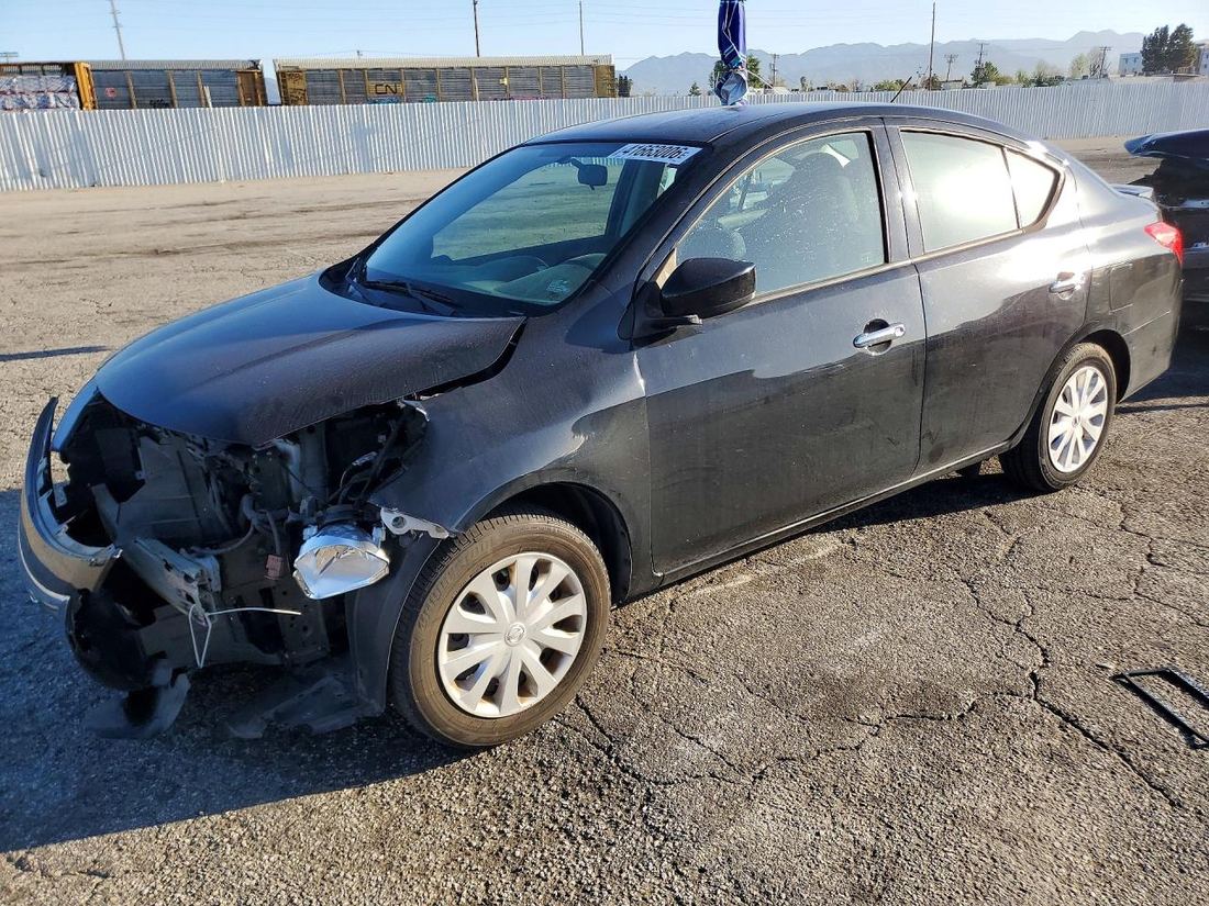 2017 NISSAN VERSA