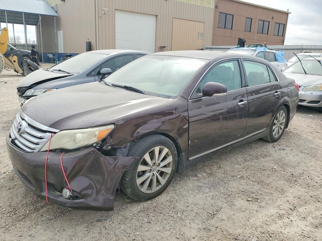 2011 TOYOTA AVALON