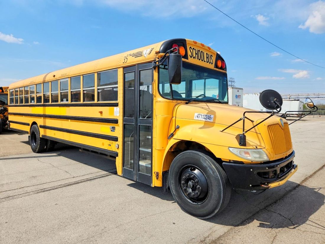 2011 IC CORPORATION 3000