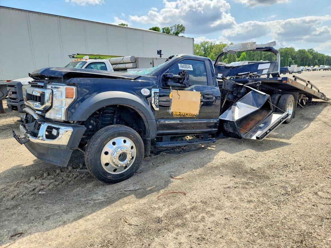 2022 FORD F550