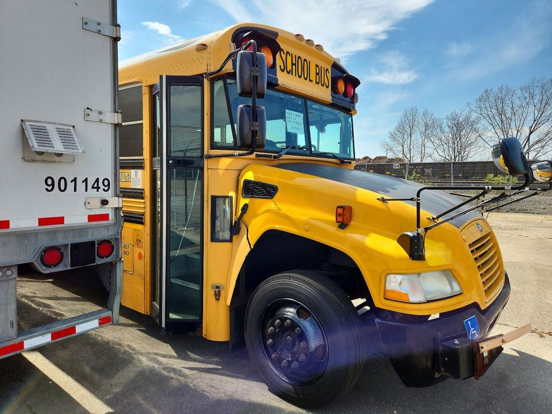 2012 BLUB SCHOOL BUS