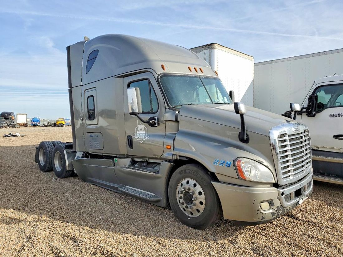 2020 FREIGHTLINER CASCADIA 125