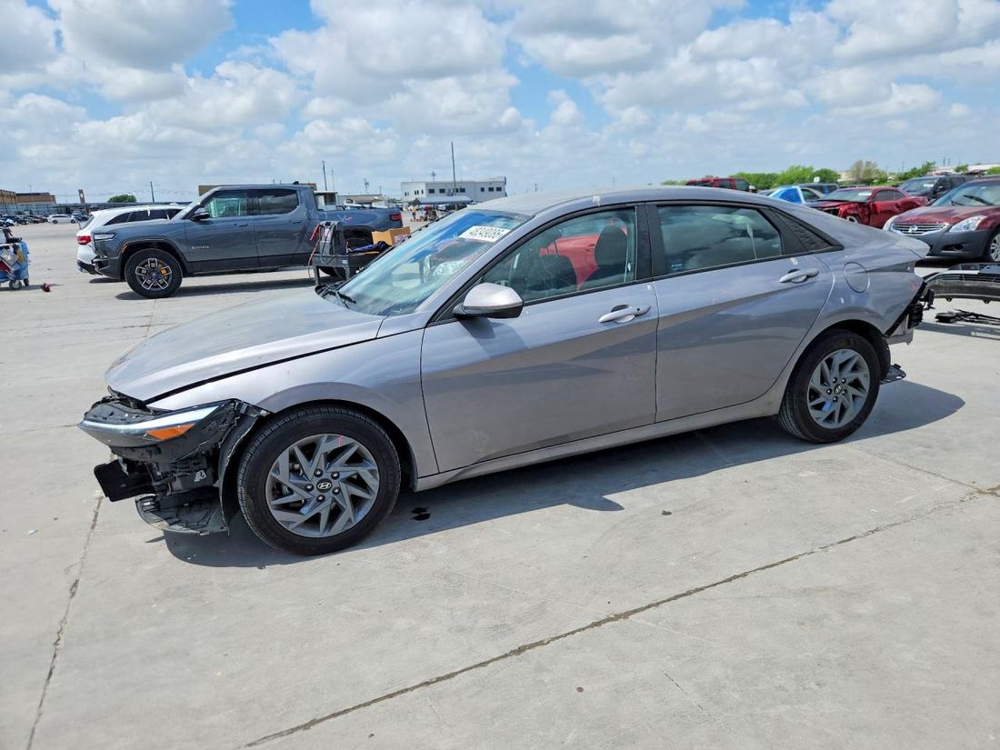 2024 HYUNDAI ELANTRA