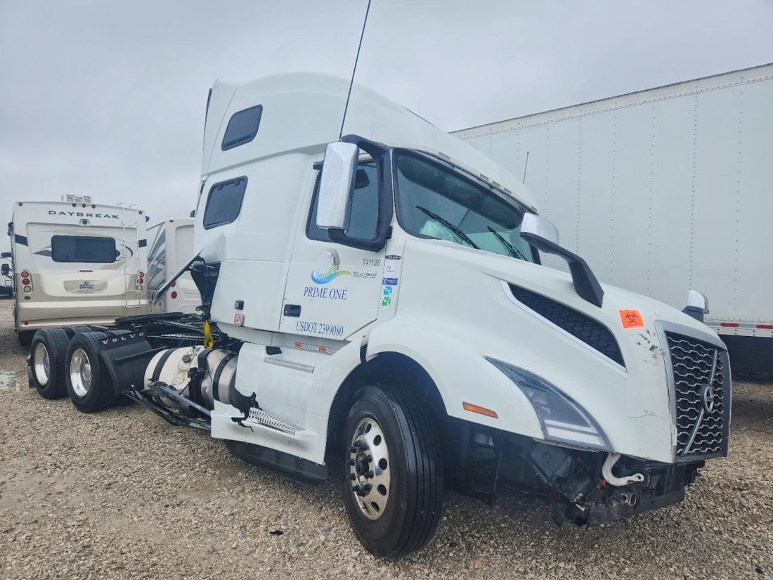 2025 VOLVO VNL