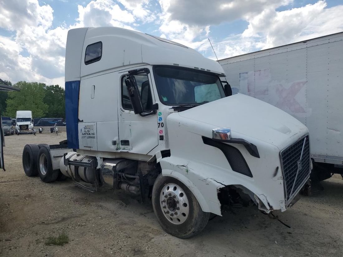 2014 VOLVO VN