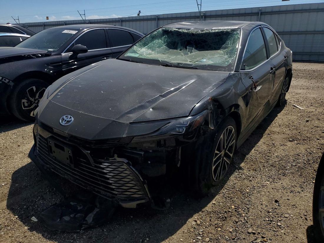 2025 TOYOTA CAMRY