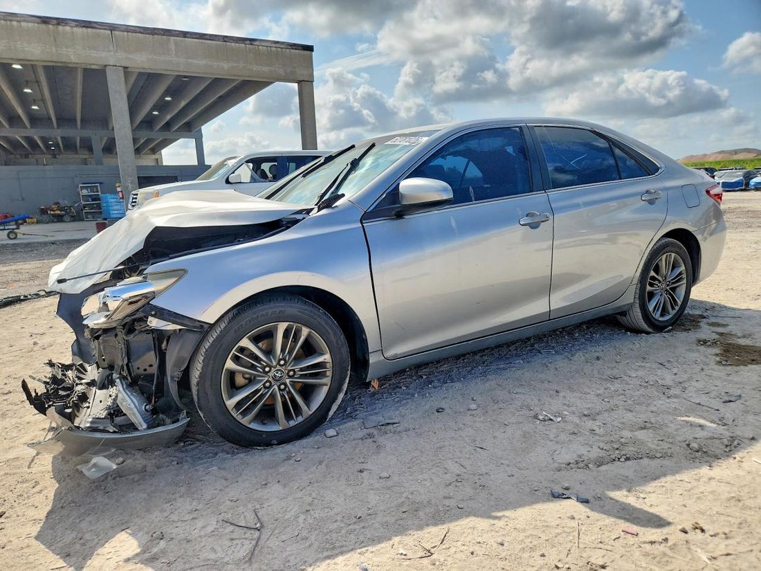 2016 TOYOTA CAMRY
