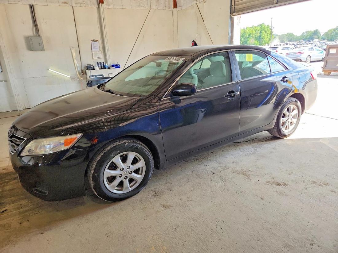 2011 TOYOTA CAMRY