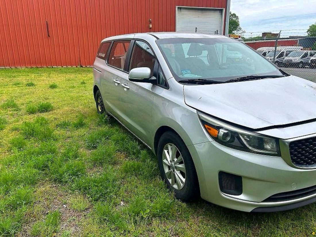 2016 KIA SEDONA