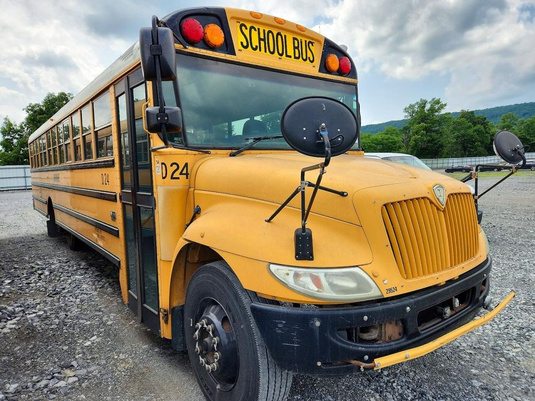 2013 IC CORPORATION SCHOOL BUS