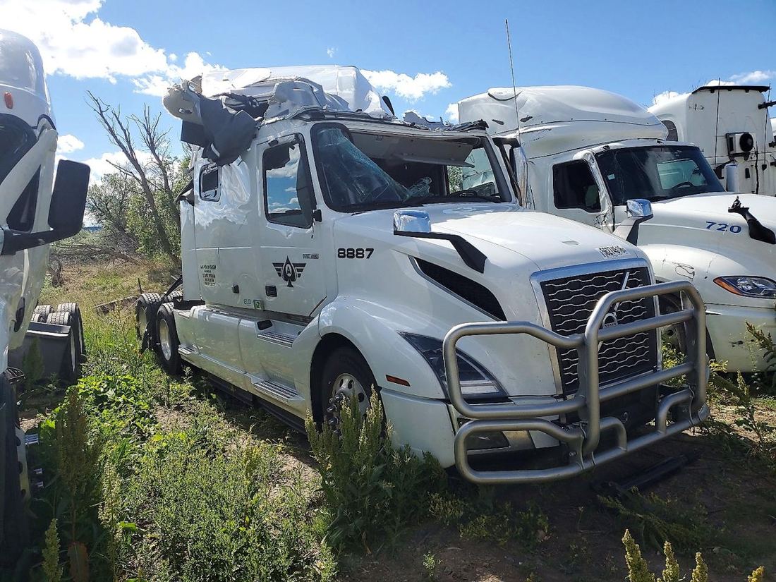2025 VOLVO VNL