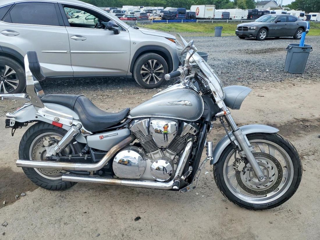 2004 HONDA VTX1300