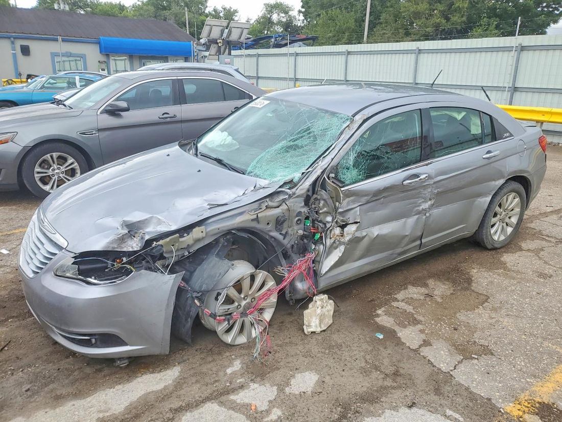 2014 CHRYSLER 200