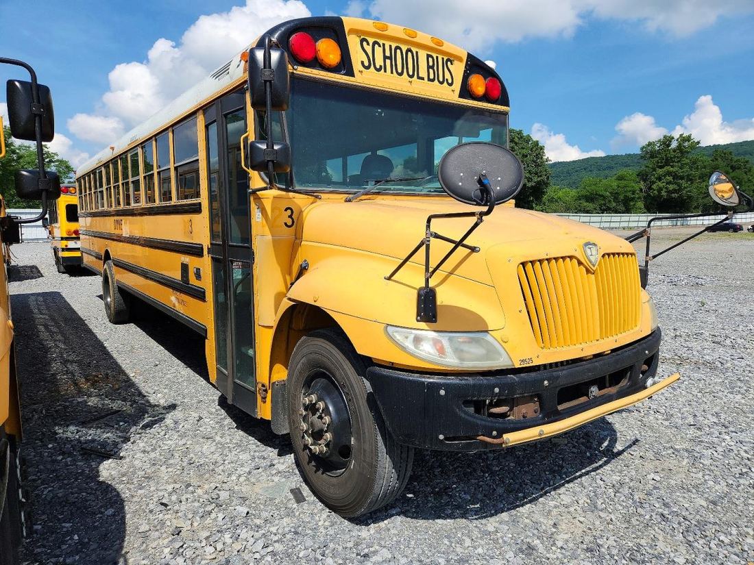2013 IC CORPORATION SCHOOL BUS