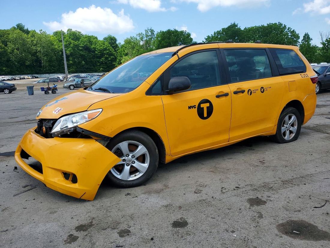 2017 TOYOTA SIENNA