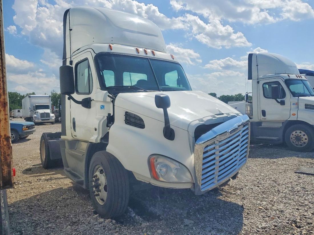 2018 FREIGHTLINER CASCADIA 113