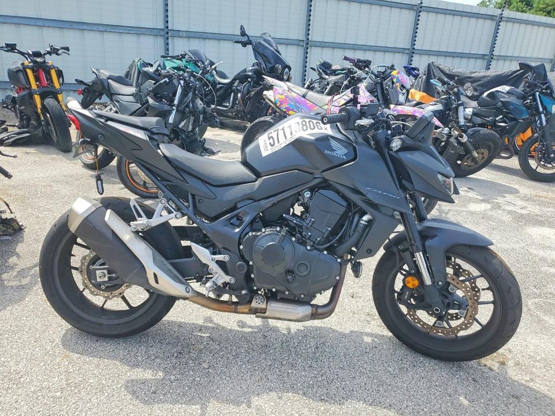 2025 HONDA CB750