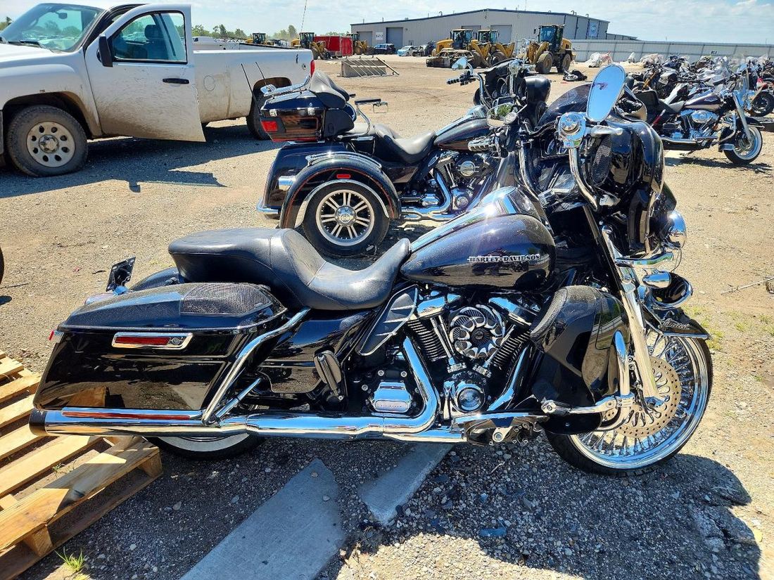 2018 HARLEY-DAVIDSON FLHTKL