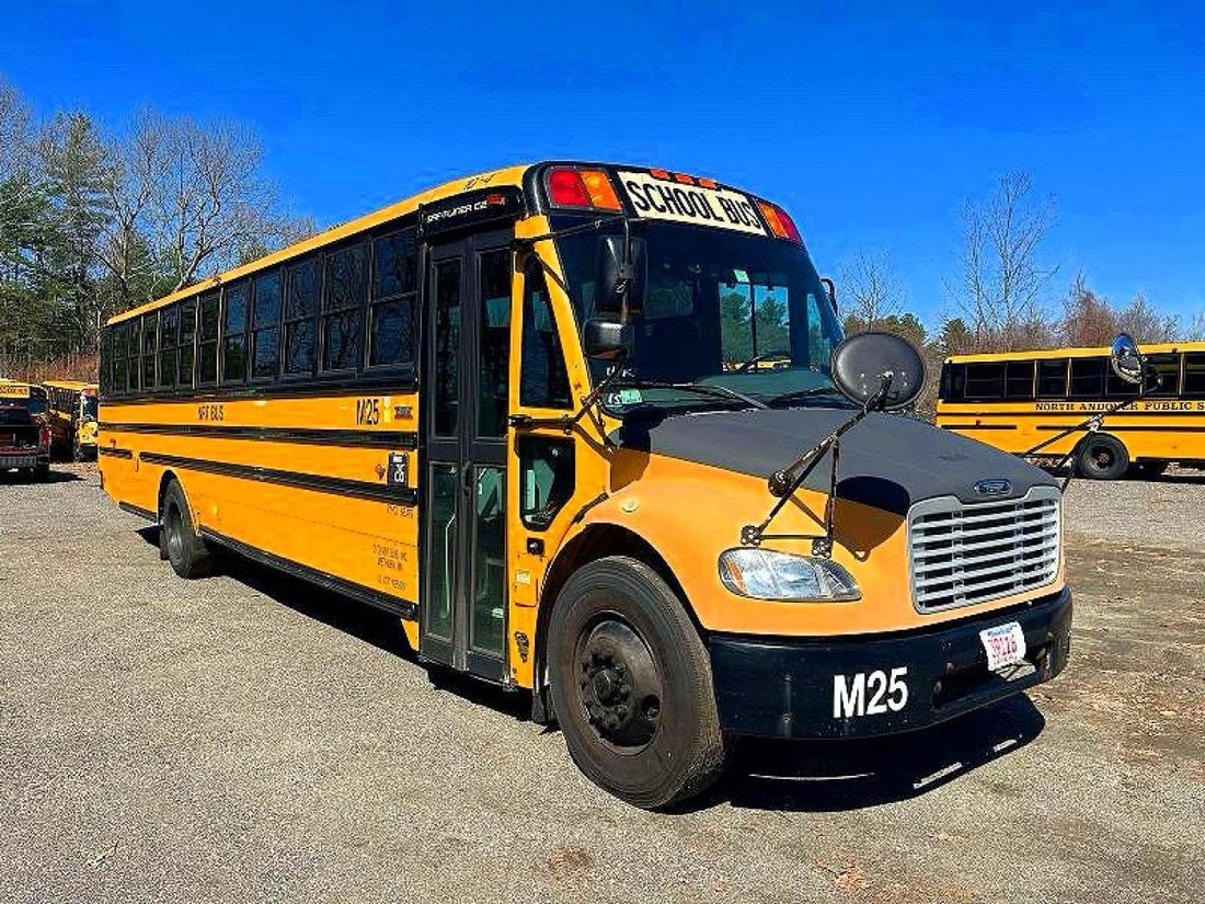 2015 FREIGHTLINER CHASSIS