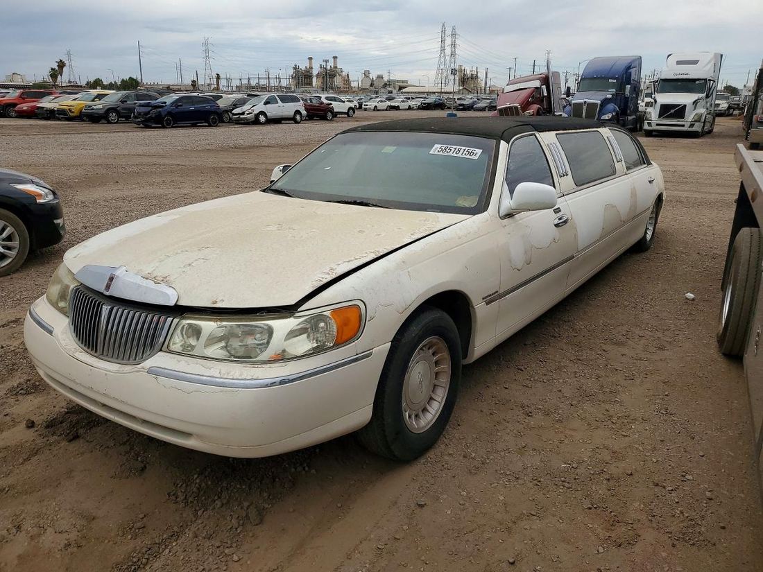 2001 LINCOLN TOWN CAR