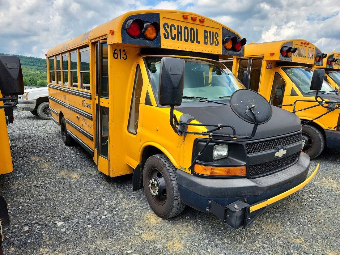 2010 CHEVROLET BUS