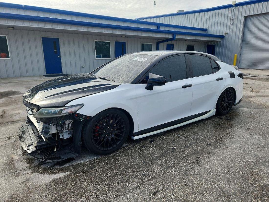 2020 TOYOTA CAMRY