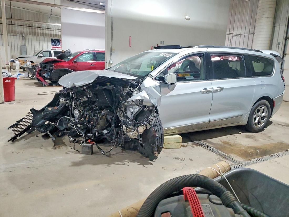 2022 CHRYSLER PACIFICA