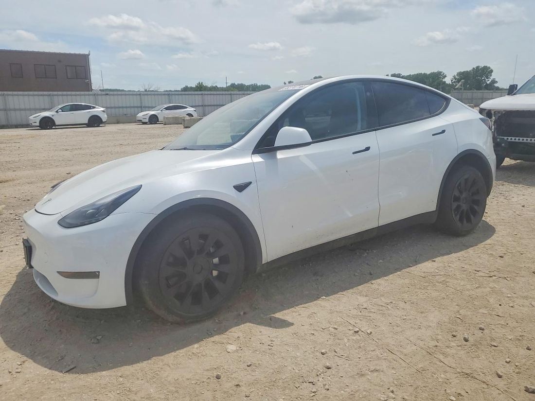 2024 TESLA MODEL Y