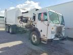 2011 PETERBILT 320