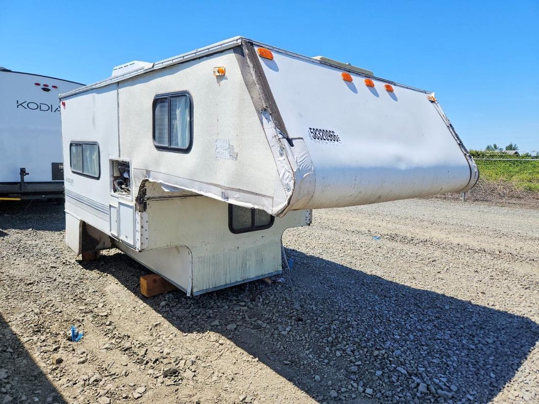 2002 FLEE TRAILERS