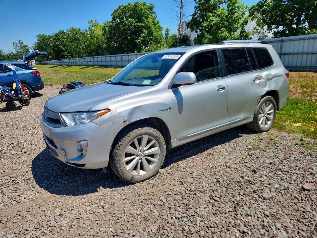 2013 TOYOTA HIGHLANDER
