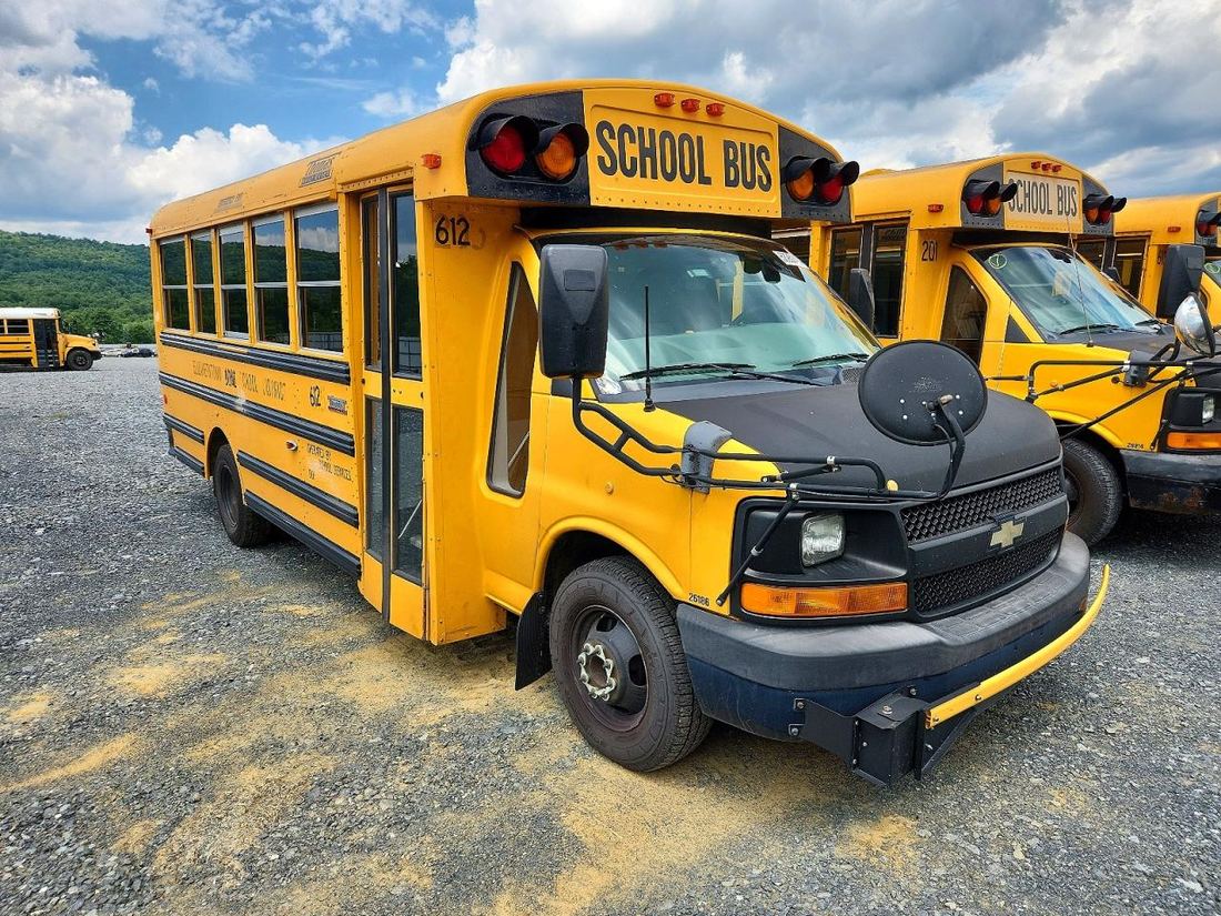 2010 CHEVROLET BUS