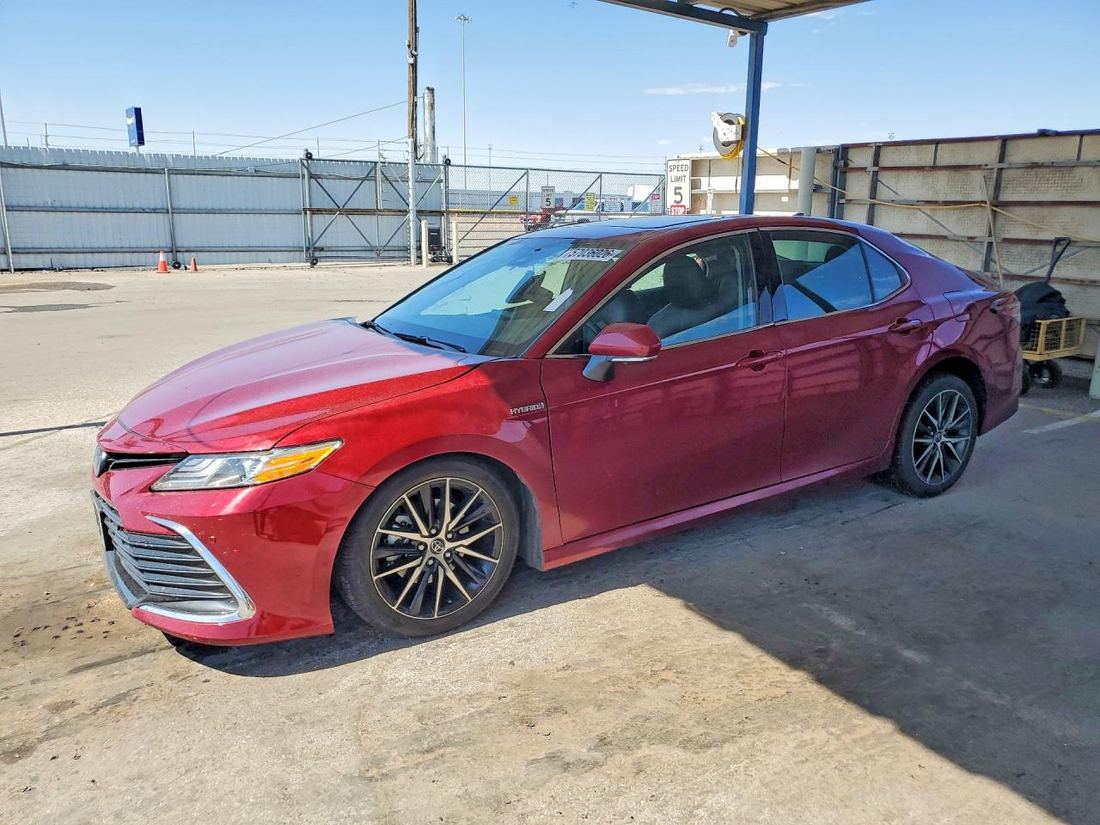2021 TOYOTA CAMRY