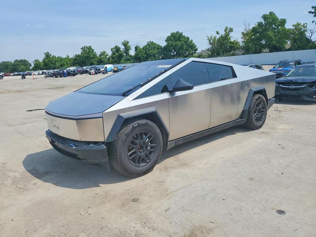2025 TESLA CYBERTRUCK