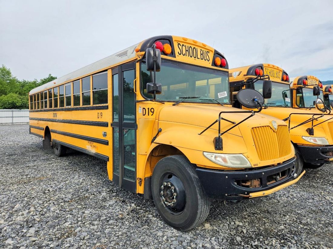 2013 IC CORPORATION SCHOOL BUS