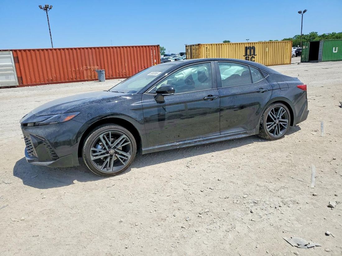 2026 TOYOTA CAMRY