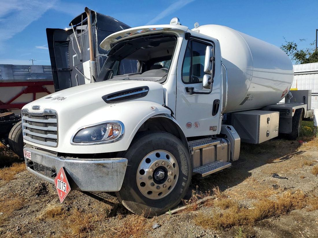 2025 FREIGHTLINER M2