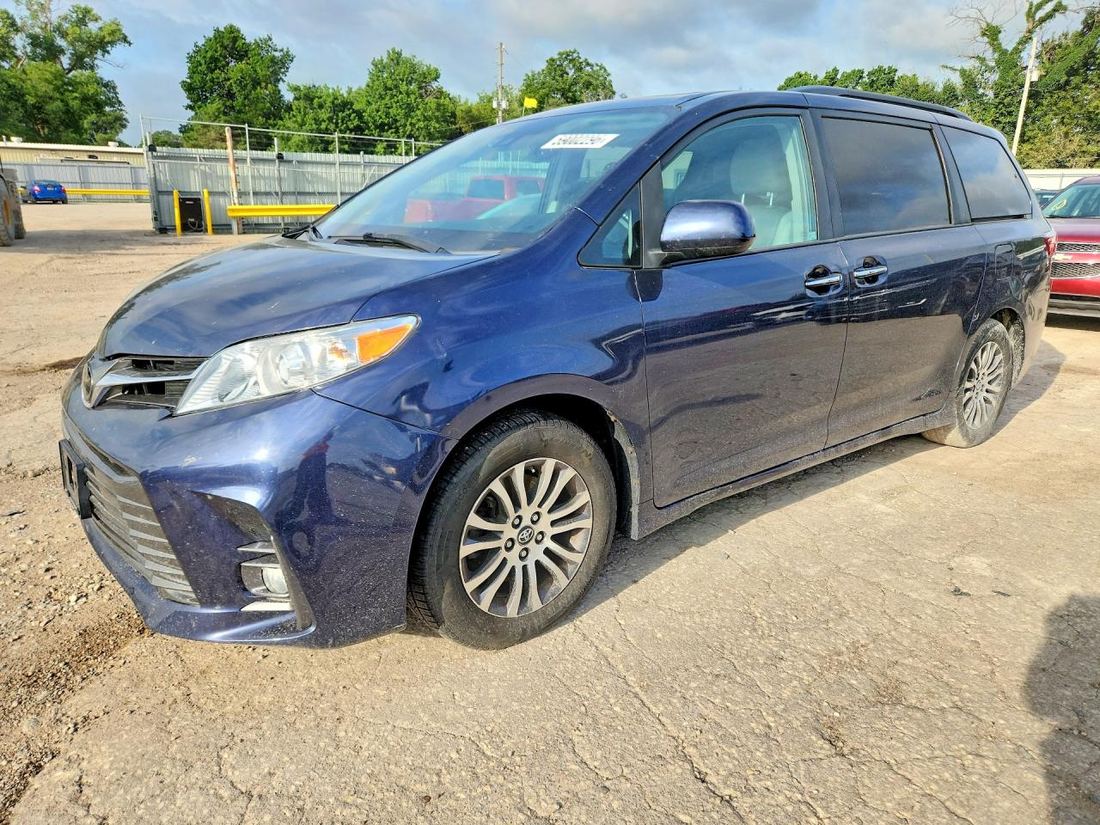 2018 TOYOTA SIENNA