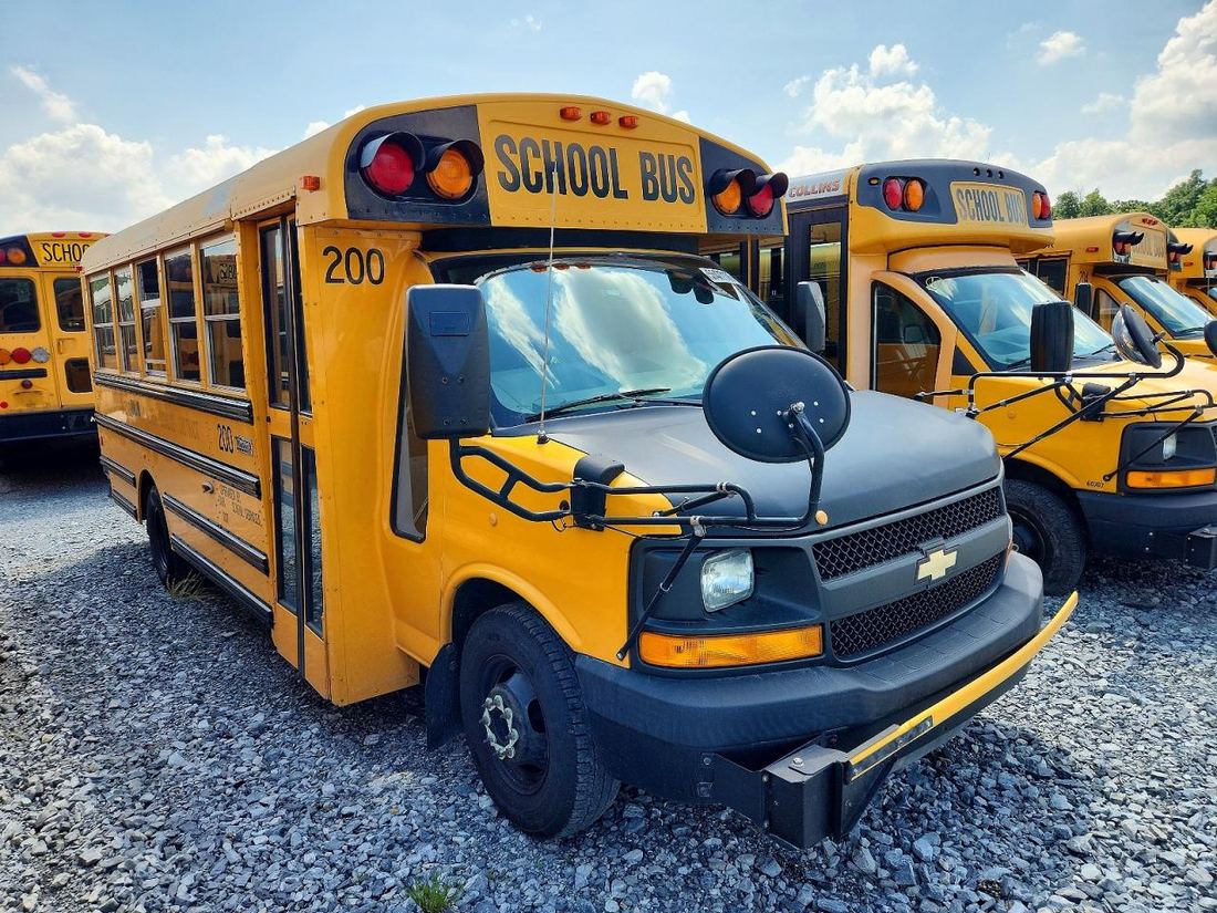 2010 CHEV BUS