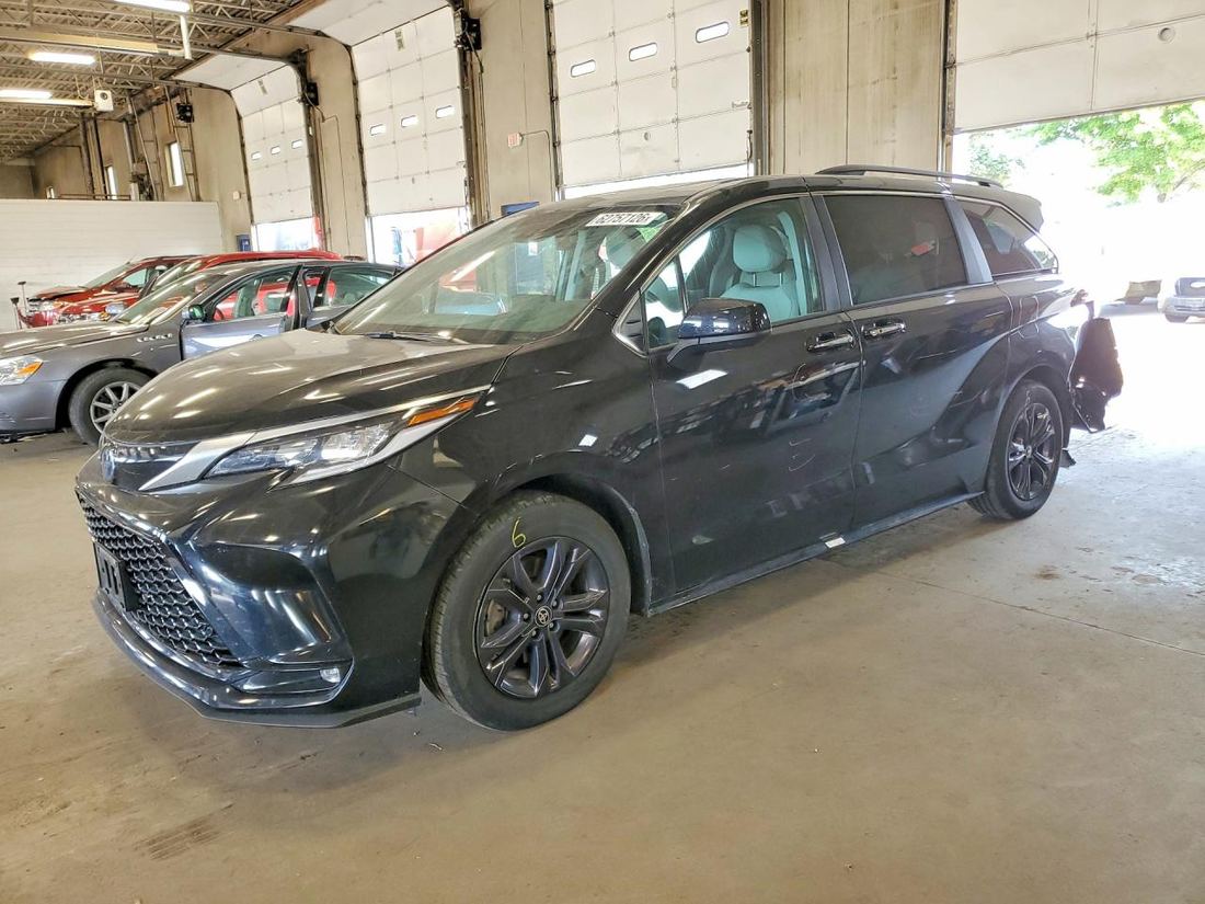 2024 TOYOTA SIENNA