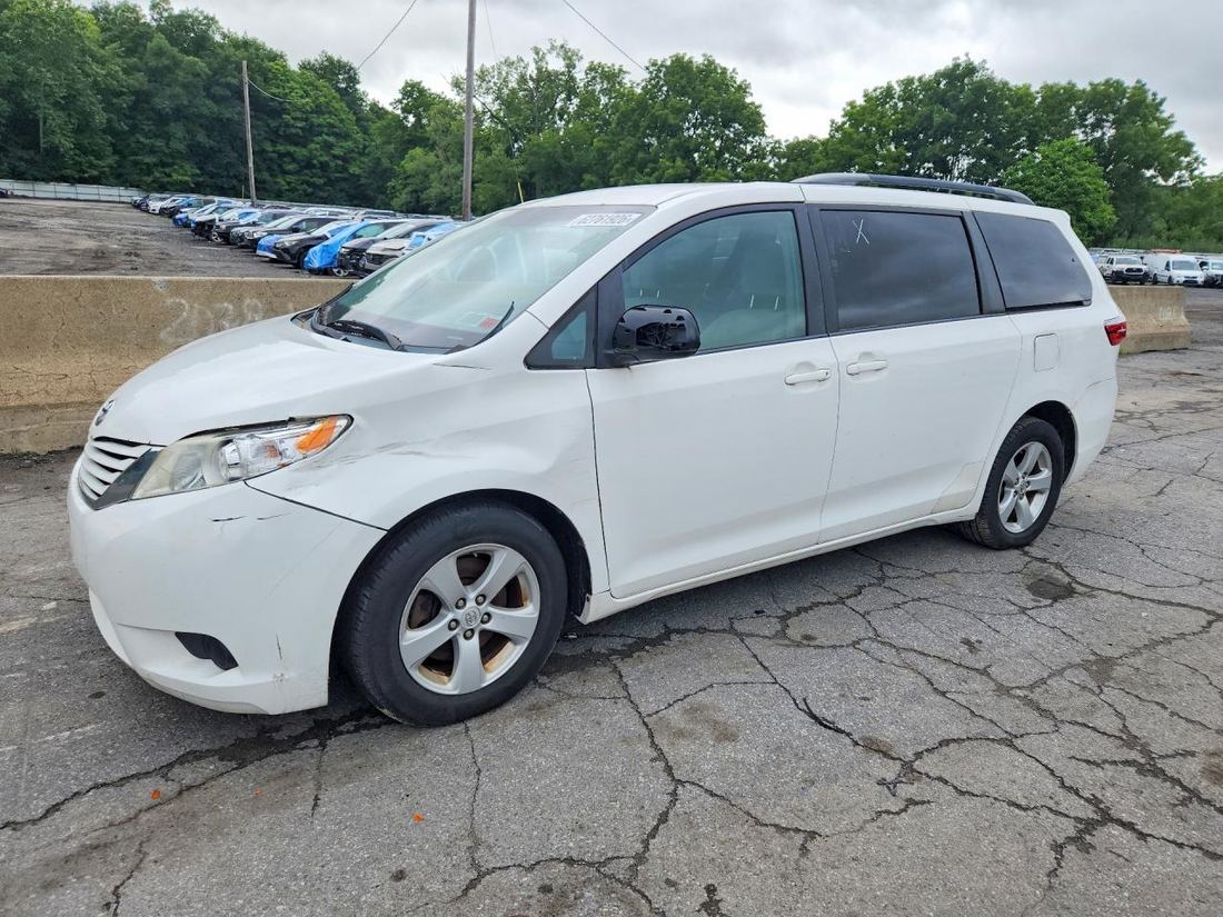 2015 TOYOTA SIENNA