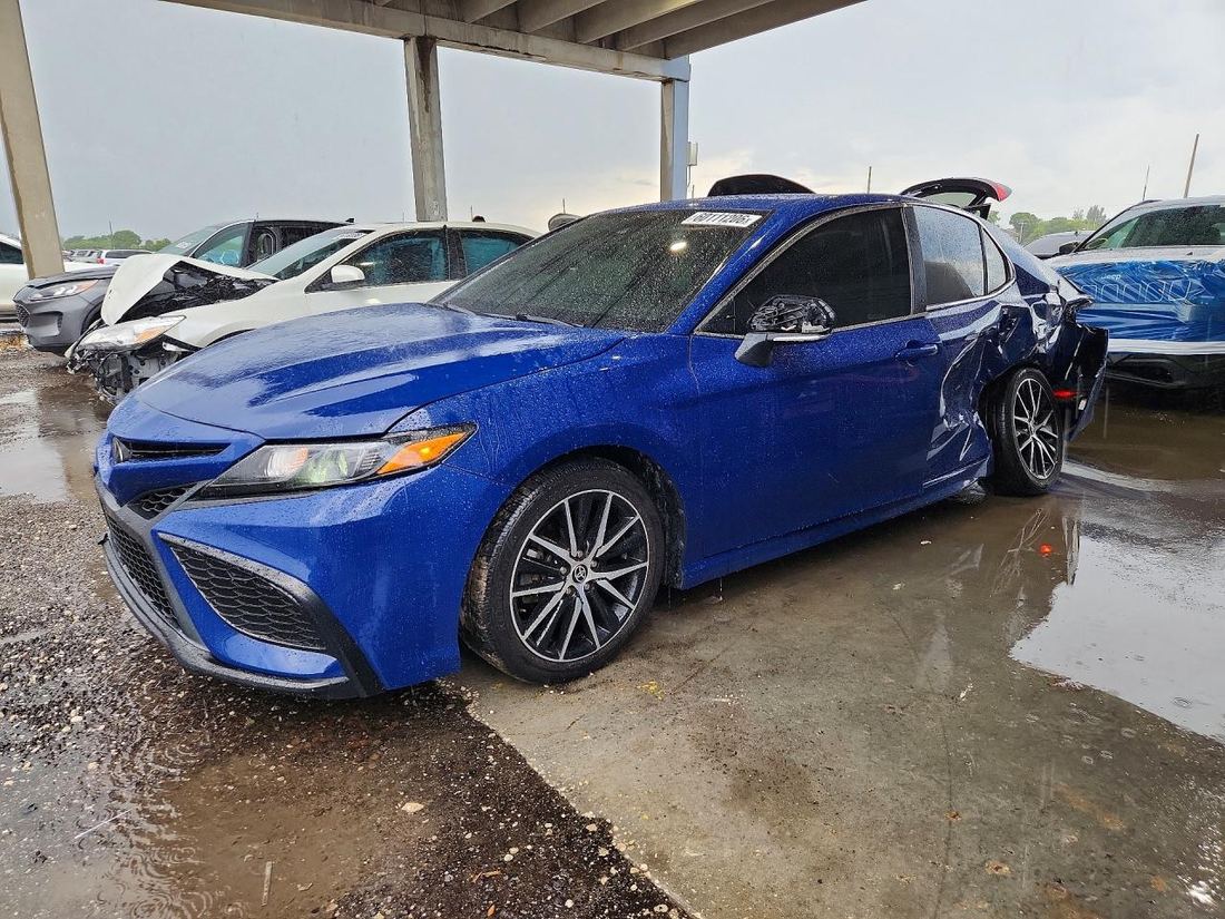 2023 TOYOTA CAMRY