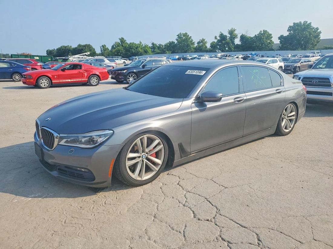 2016 BMW 750