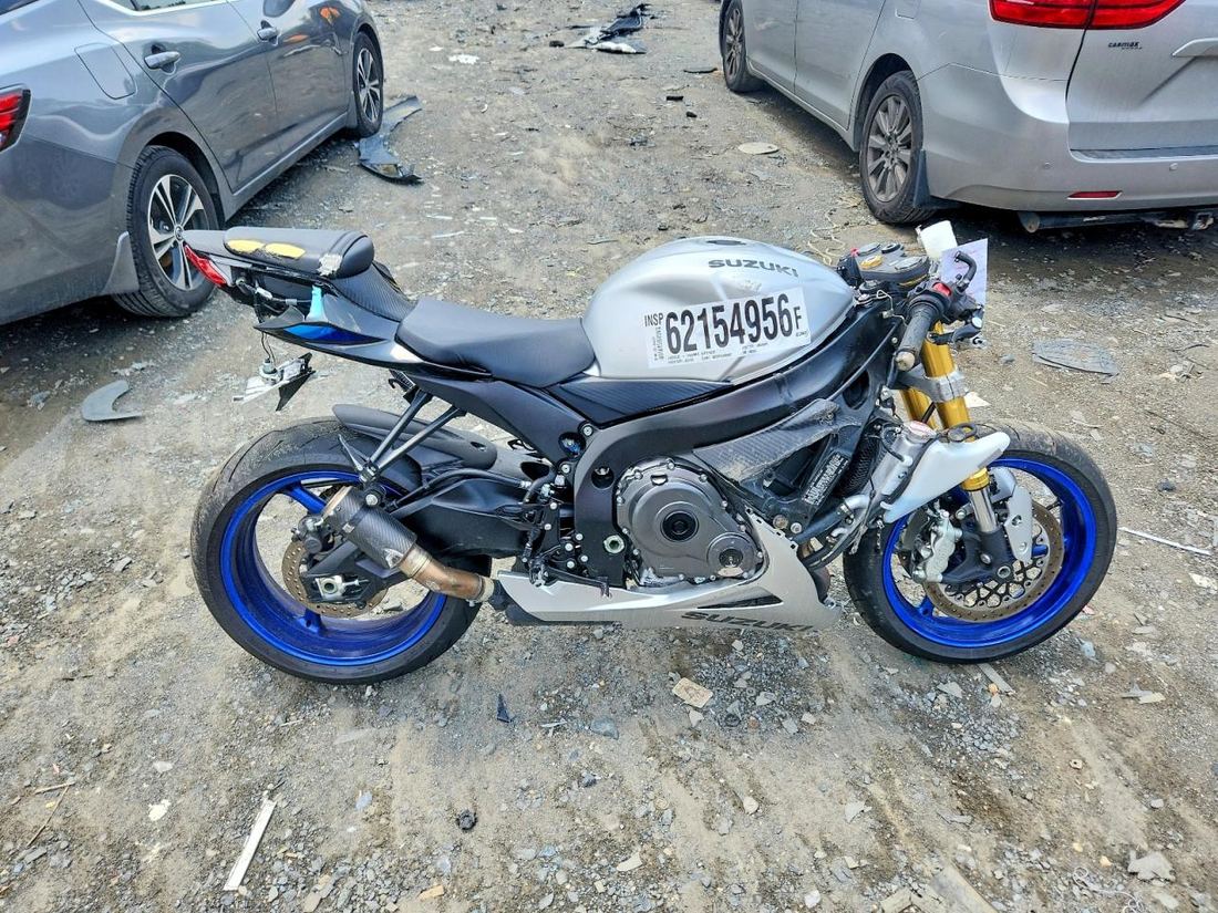 2026 SUZUKI GSX-R750